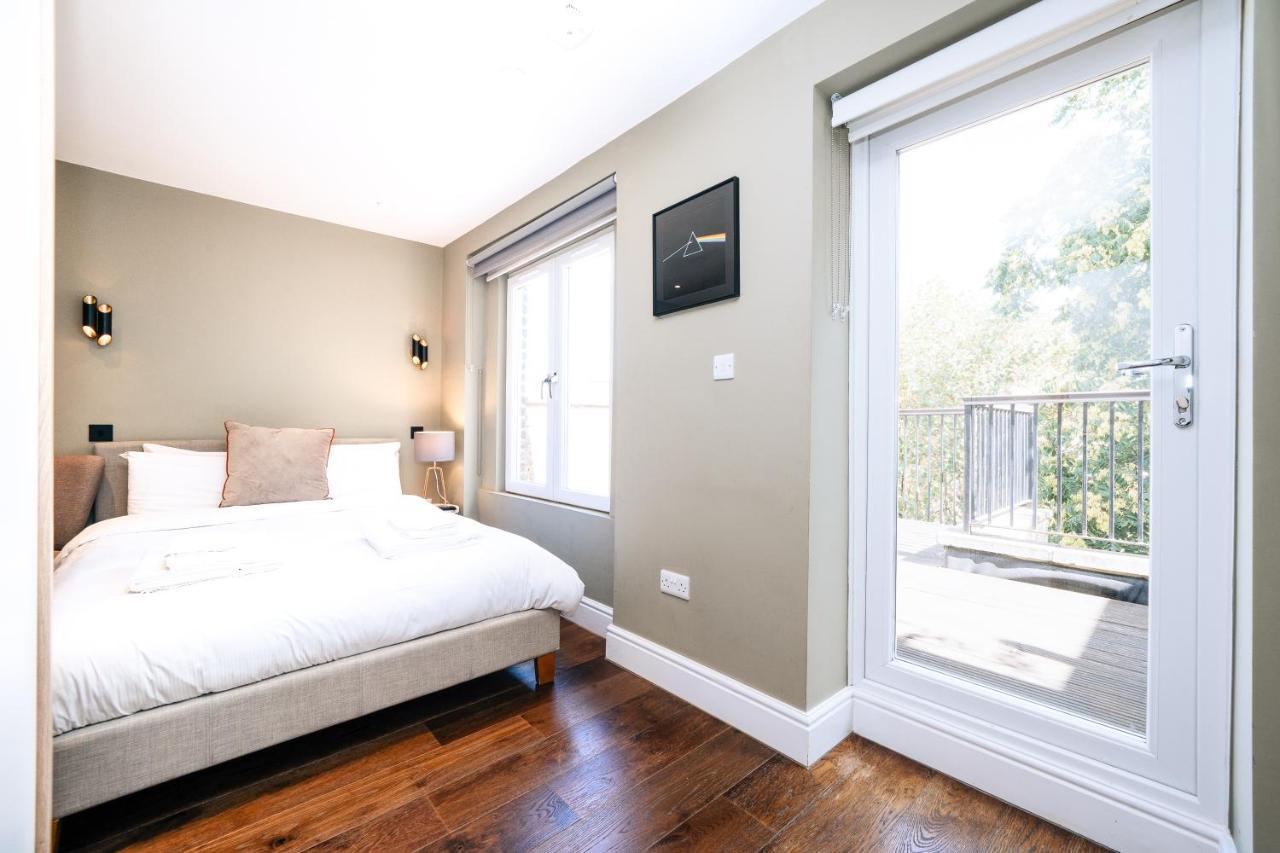 The Knaresborough By Nestor Aparthotel Лондон Екстериор снимка